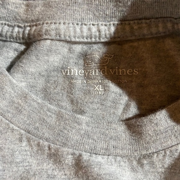 EUC Vineyard Vines long sleeve tee - Picture 3 of 4